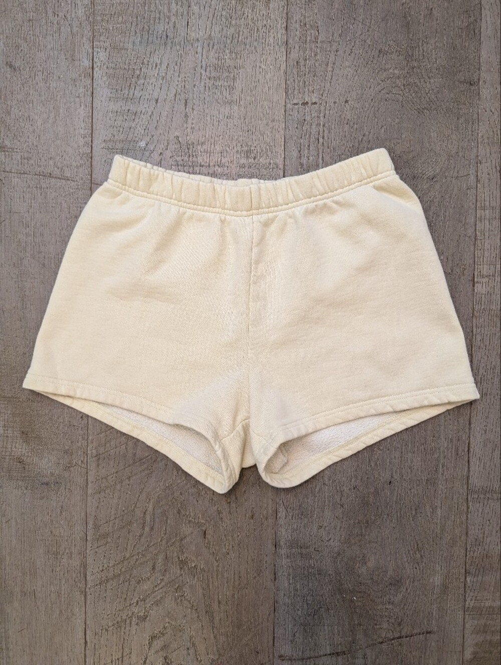 Aritzia TNA Cozy Fleece Lounge Shorts Yellow Size S